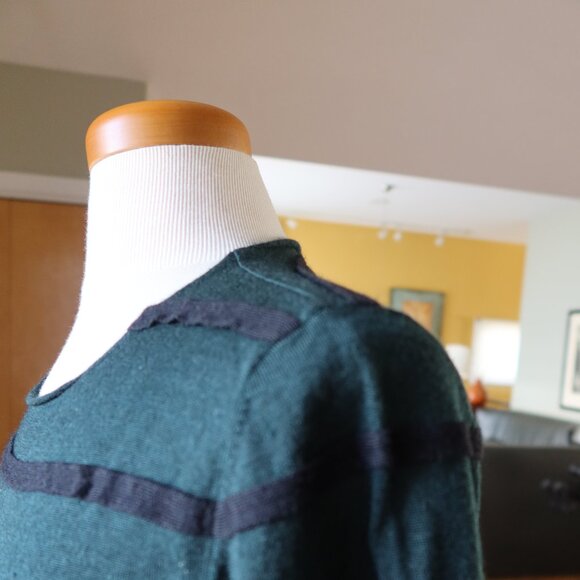AKRIS sweater green and black striped cashmere and silk US 4 $1000+ - Picture 7 of 16